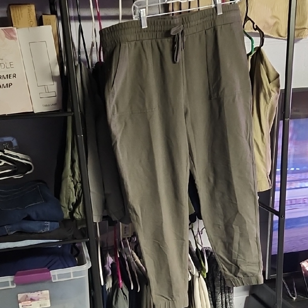 32 Degrees Men's Olive Joggers